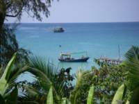เรือหาปลาที่มาจอดด้านหน้าเกาะกูดรีสอร์ท