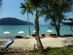 วิวทิวทัศน์ที่มองจากคอกเทลบาร์ริมหาดของเรา